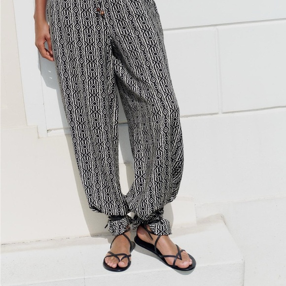 ZARA // Black and White Geometric Wide Leg Pants - Picture 4 of 6